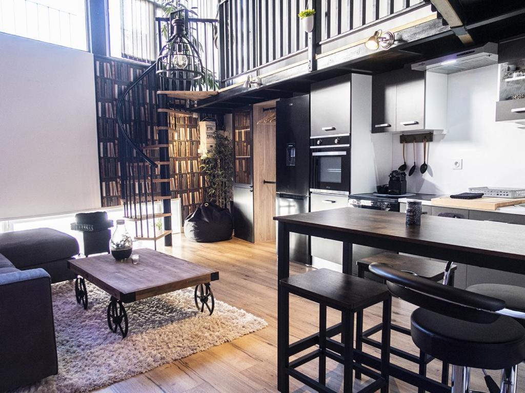 Palais Des Reves Apartment Ниор Екстериор снимка