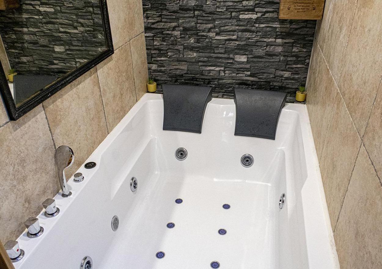 Palais Des Reves Apartment Ниор Екстериор снимка