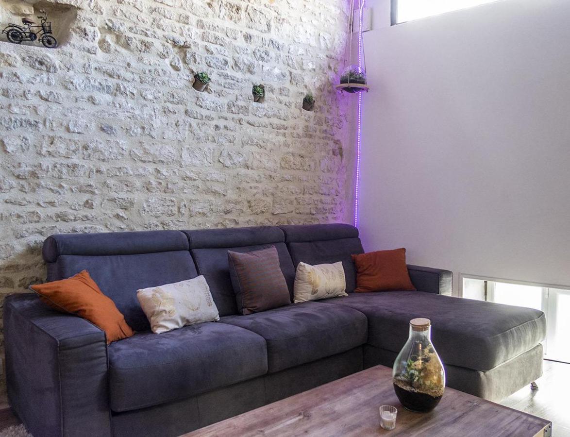 Palais Des Reves Apartment Ниор Екстериор снимка