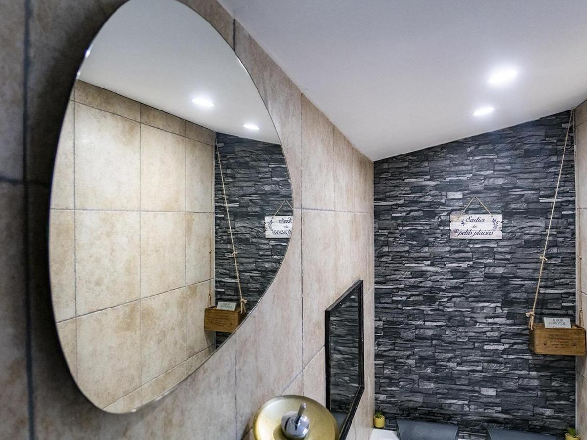 Palais Des Reves Apartment Ниор Екстериор снимка