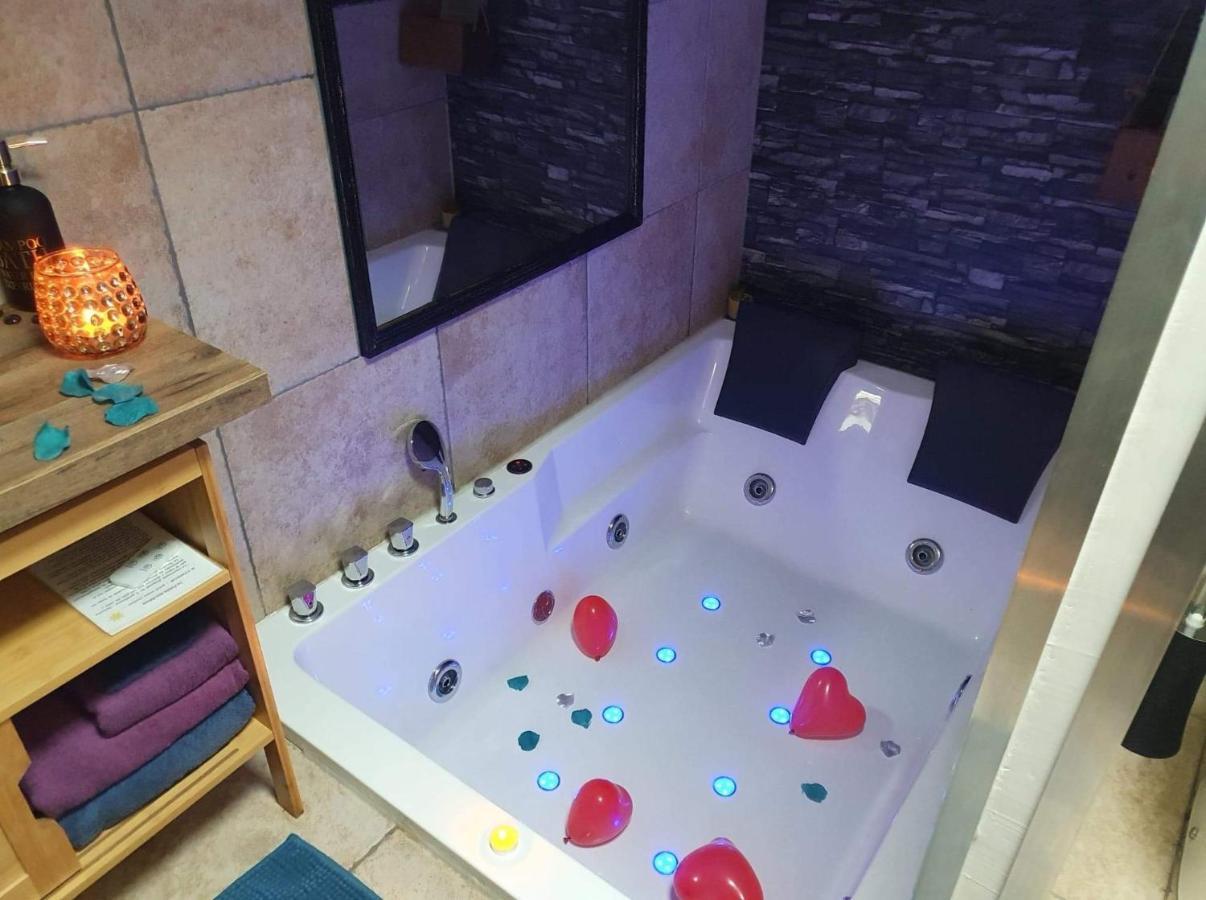 Palais Des Reves Apartment Ниор Екстериор снимка